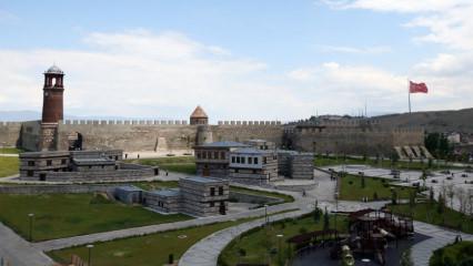Erzurum'un asırlık yapıları millet bahçesiyle buluşuyor