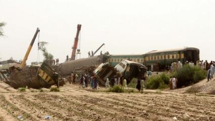 Pakistan'daki tren kazasında ölü sayısı 62'ye çıktı
