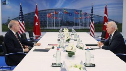 Son dakika: Tarihi görüşmede masadaki dikkat çeken detay! Erdoğan, Biden'a verdi...