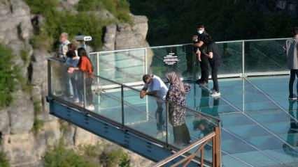 Türkiye'nin ilk cam seyir terası misafirleriyle yeniden buluştu