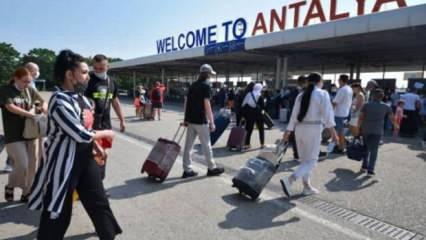 Antalya’ya 20 bin Rus turist geldi