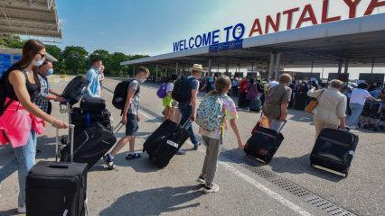 Antalya'ya günde 10 bin Rus geliyor