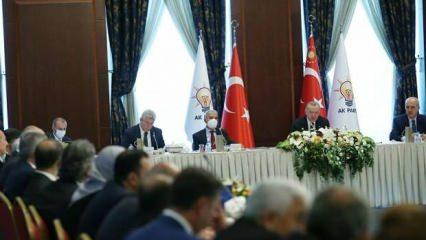 Erdoğan'ın milletvekilleriyle toplantısında bir ilk yaşandı! Selvi: Liderlik bu işte...