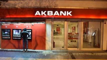 Kesintinin ardından Akbank'tan yeni açıklama