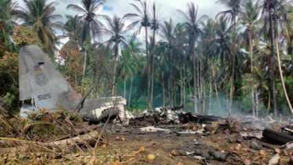 Filipinler'de düşen askeri uçağın karakutusu bulundu