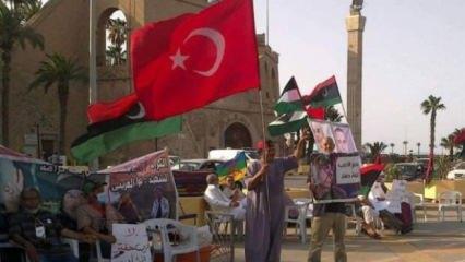 Libya'da Türk bayraklı dayanışma gösterisi