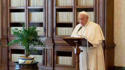 Vatikan: Papa Francis ameliyat oldu, durumu iyi