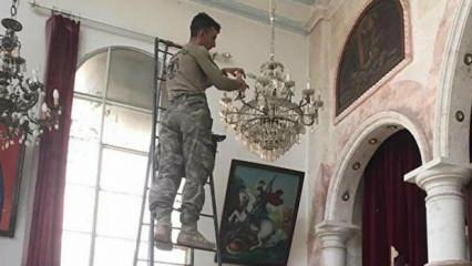 Türk askeri kiliseyi onardı