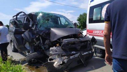 Kocaali’de feci kaza! Yolcu indiren minibüse arkadan çarptı