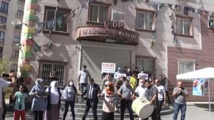 Diyarbakır HDP İl Başkanlığı önünde davullu zurnalı eylem