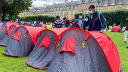 Paris'te 400 evsiz çadır kurdu çadır kurdu