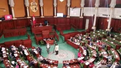 Tunus'ta darbe nedeniyle kapanan Meclis çevrim içi toplanacak