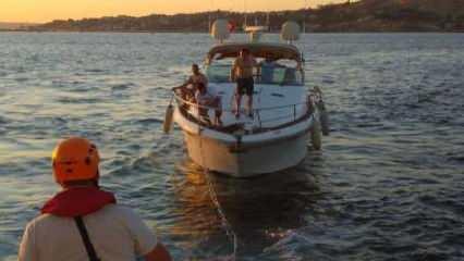 Ambarlı a&ccedil;ıklarında arızalanan tekne kurtarıldı