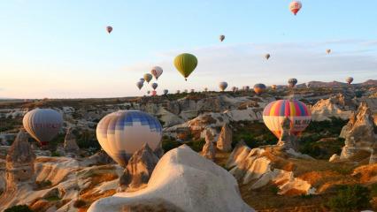 Kapadokya'da balon turuna yoğun ilgi