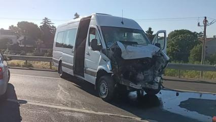 Tekirdağ’da feci kaza! Servis minibüsü otomobile çarptı, ölü ve yaralılar var