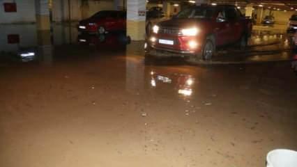 Rize'de şiddetli yağış sonrası şehir merkezi sulara teslim oldu