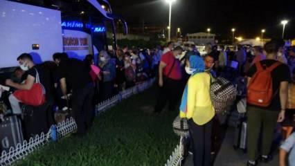 Trabzon Havalimanı kapandı, yolcular otobüslerle taşındı 