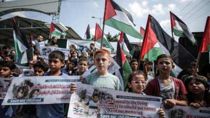 Gazzeli çocuklardan İsrail ablukasına balonlu protesto