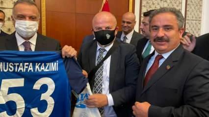 Irak Başbakanı Mustafa Kazimi'ye Rizespor forması