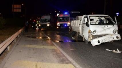 Yakıtı bittiği için ittikleri kamyonete tanker çarptı: 2 yaralı