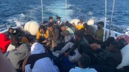 Ayvalık açıklarında 35 kaçak göçmen kurtarıldı