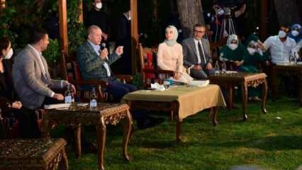 Başkan Erdoğan'dan Şiir Gecesi'nde alkış alan cevap!