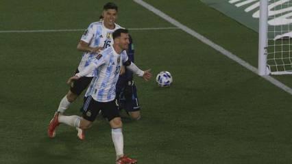 Hat-trick yapan Messi, Brezilyalı Pele'yi geçti