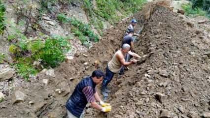 G&ouml;revi devralan muhtar 25 yıllık sorunu &ccedil;&ouml;zd&uuml;   