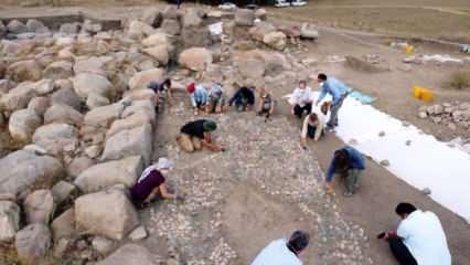 Yozgat’ta 3 bin 500 yıllık mozaik bulundu! Bilinen en eski mozaik olabilir