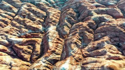 Türkiye'nin en doğusunda renk cümbüşü: Gökkuşağı Tepeleri,