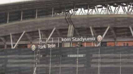 Galatasaray'da stadın ismi değişiyor! Yazı söküldü...
