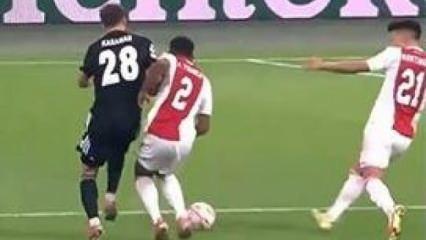 Ajax - Beşiktaş maçında skandal karar!