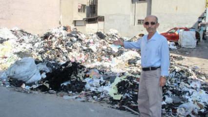 Bornova'da çöp ve moloz tepecikleri yükseliyor
