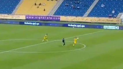 Katar Ligi'nde orta sahadan harika gol!