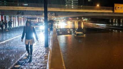 Slovenya'da sel etkili oldu: Birçok sokak ve iş yeri su altında kaldı