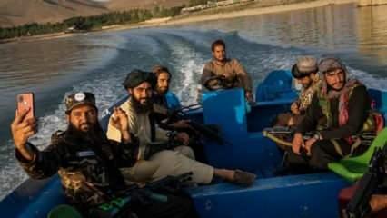 Taliban askerlerine uyarı: Selfie çekmeyi bırakın, işinize dönün