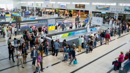 Turizm merkezlerindeki havalimanlarının yolcu sayıları açıklandı