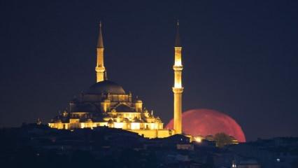 İstanbul'da dolunay güzelliği	