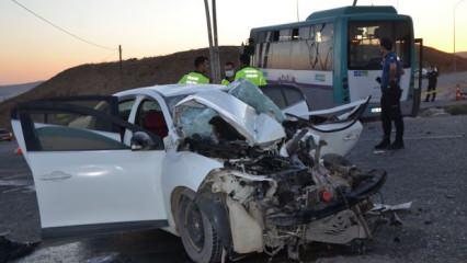 Şanlıurfa'da halk otobüsü ile otomobil çarpıştı: 11 yaralı
