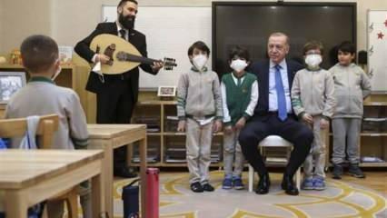Cumhurbaşkanı Erdoğan çocuklarla şarkı söyledi
