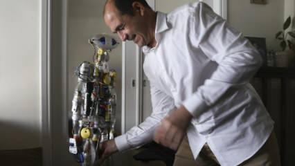 Afgan mülteci ürettiği mini robotla diğer mültecilere ilham kaynağı oluyor	
