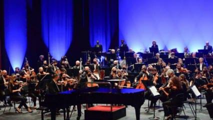 Londra Filarmoni Orkestrası, AKM'de Haydar Haydar'ı çaldı