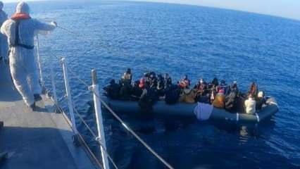 Yunanistan'ın geri ittiği 54 kaçak göçmen kurtarıldı