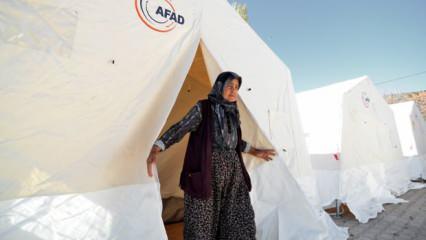 Depremden etkilenen mahalleye AFAD'dan çadır