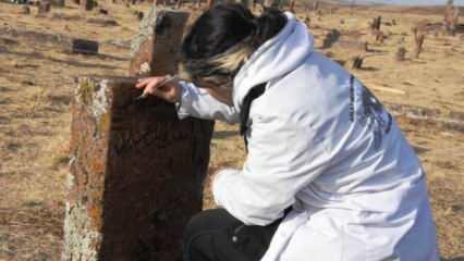 Ahlat'taki Selçuklu Mezarlığında 30 çocuk mezarı bulundu