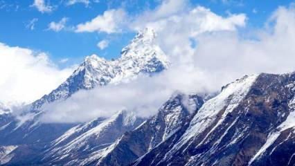 Everest'te bulunan 3 ceset kaybolan Fransız dağcılara ait