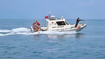 Sahil Güvenlik Komutanlığı ekipleri Van Gölü'nde 24 saat görevde