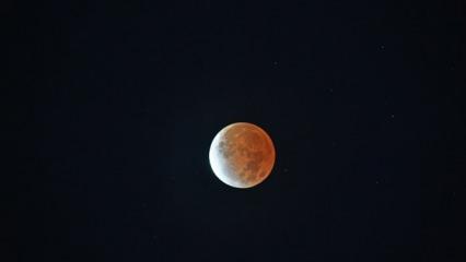 6 asrın en uzun Ay tutulması ABD'de görüntülendi