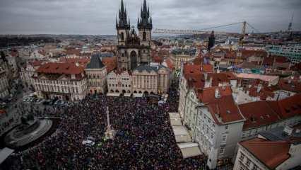 Prag'da 10 bin kişilik 'Özgürlük ve Demokrasi' günü