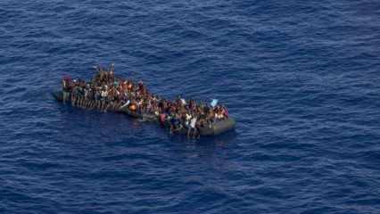 Akdeniz'de 296 düzensiz göçmeni kurtarıldı